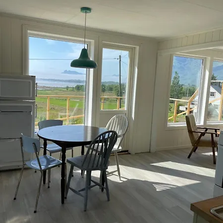 Skokkelvika Gard * Vestvagoy